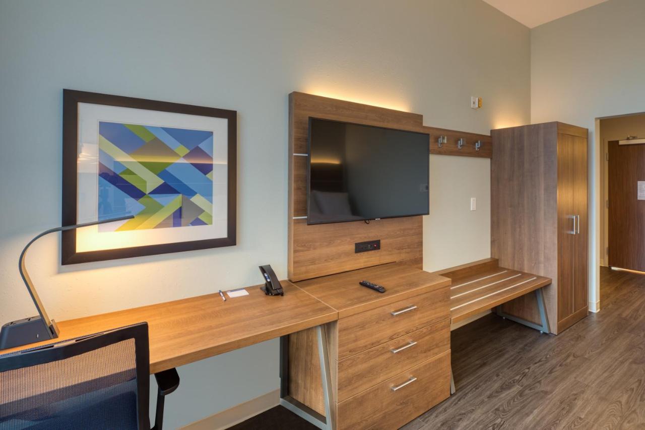 Holiday Inn Express & Suites - Charlotte - South End By Ihg Dış mekan fotoğraf
