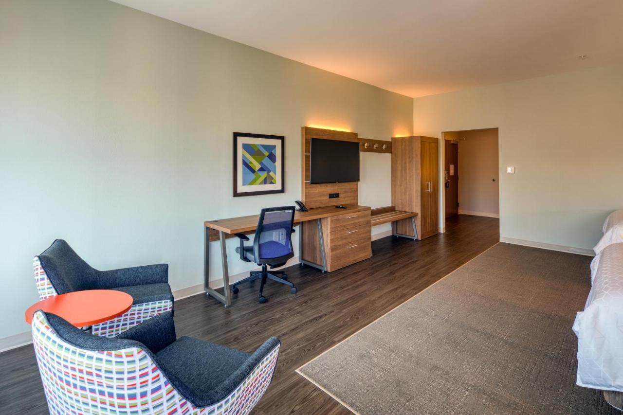 Holiday Inn Express & Suites - Charlotte - South End By Ihg Dış mekan fotoğraf