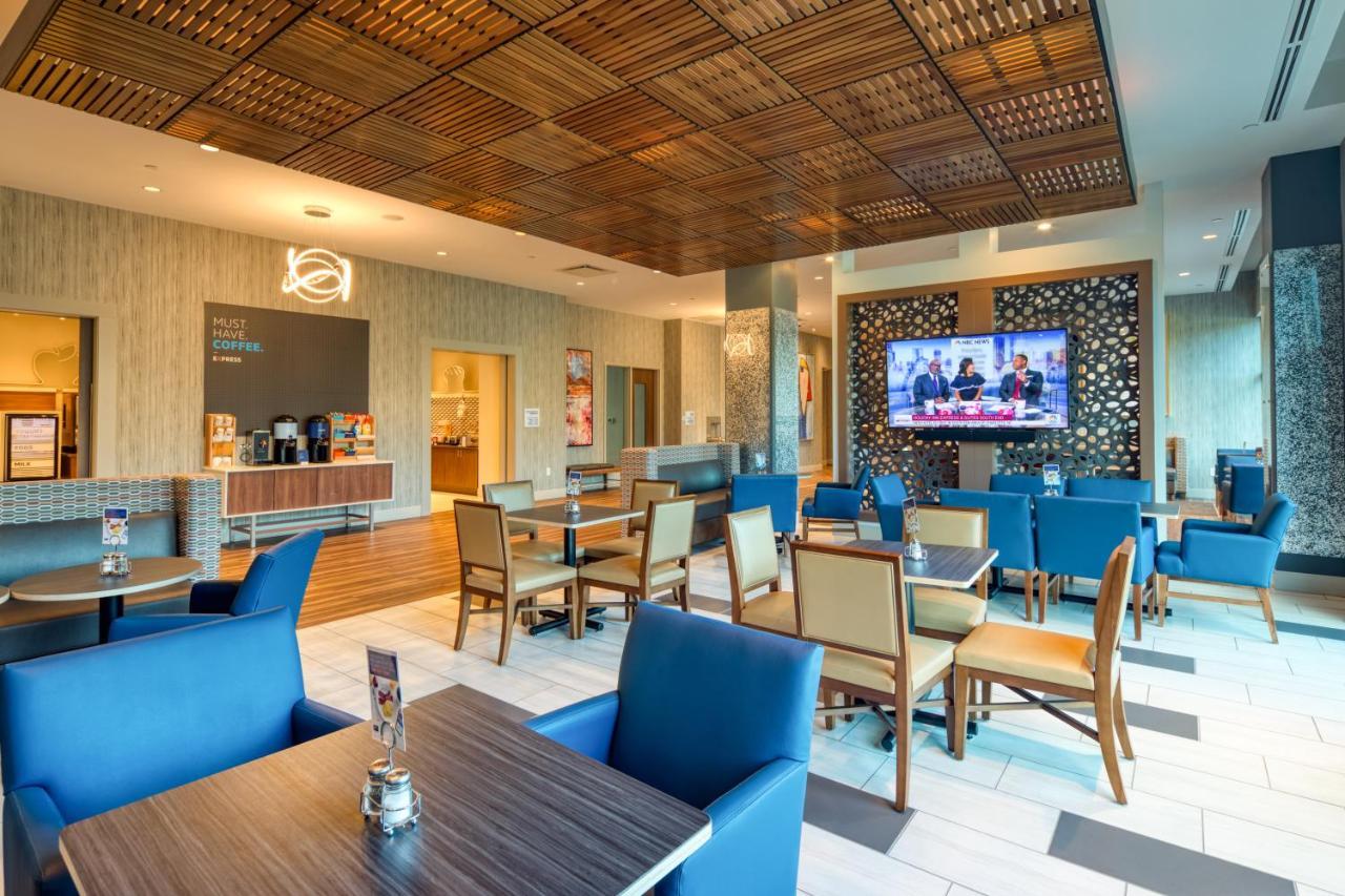 Holiday Inn Express & Suites - Charlotte - South End By Ihg Dış mekan fotoğraf